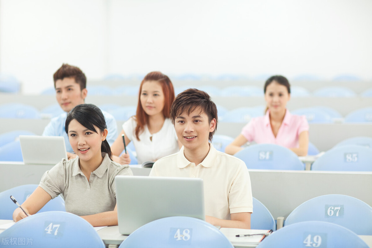 被女友留吻痕丧命,女友在男友脖子上留痕迹