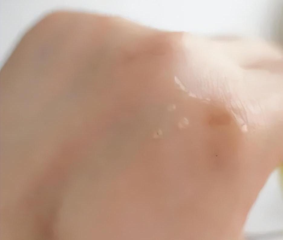 美白提亮抗衰二合一精华推荐,抗衰保湿美白精华推荐