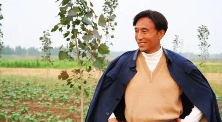 陈宝国和李幼斌谁在圈里地位高,老戏骨的实力排名