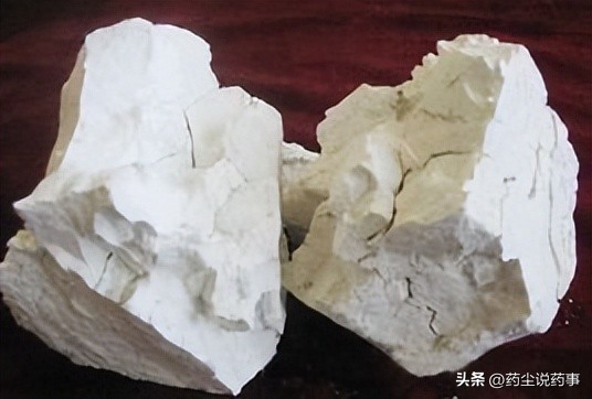 蒙脱石散和观音土的区别是什么,蒙脱石散真的是石头做的吗