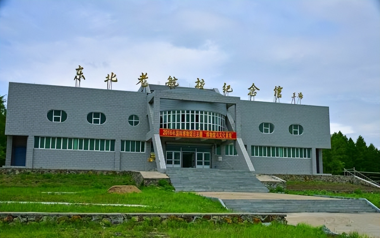 新中国飞行员的日本教官,中国第1批飞行员教官是日本人吗