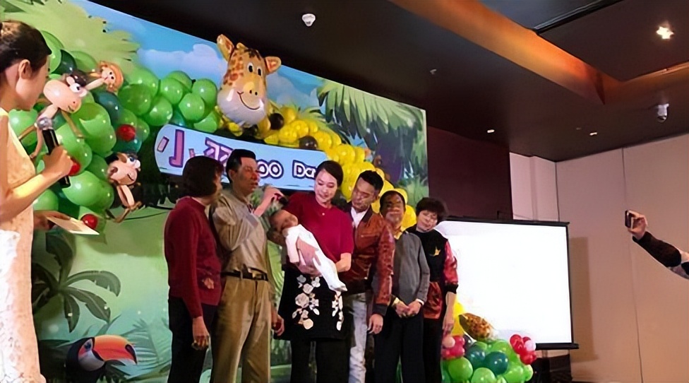 林丹生涯赚了多少钱,林丹当了多久的世界第一