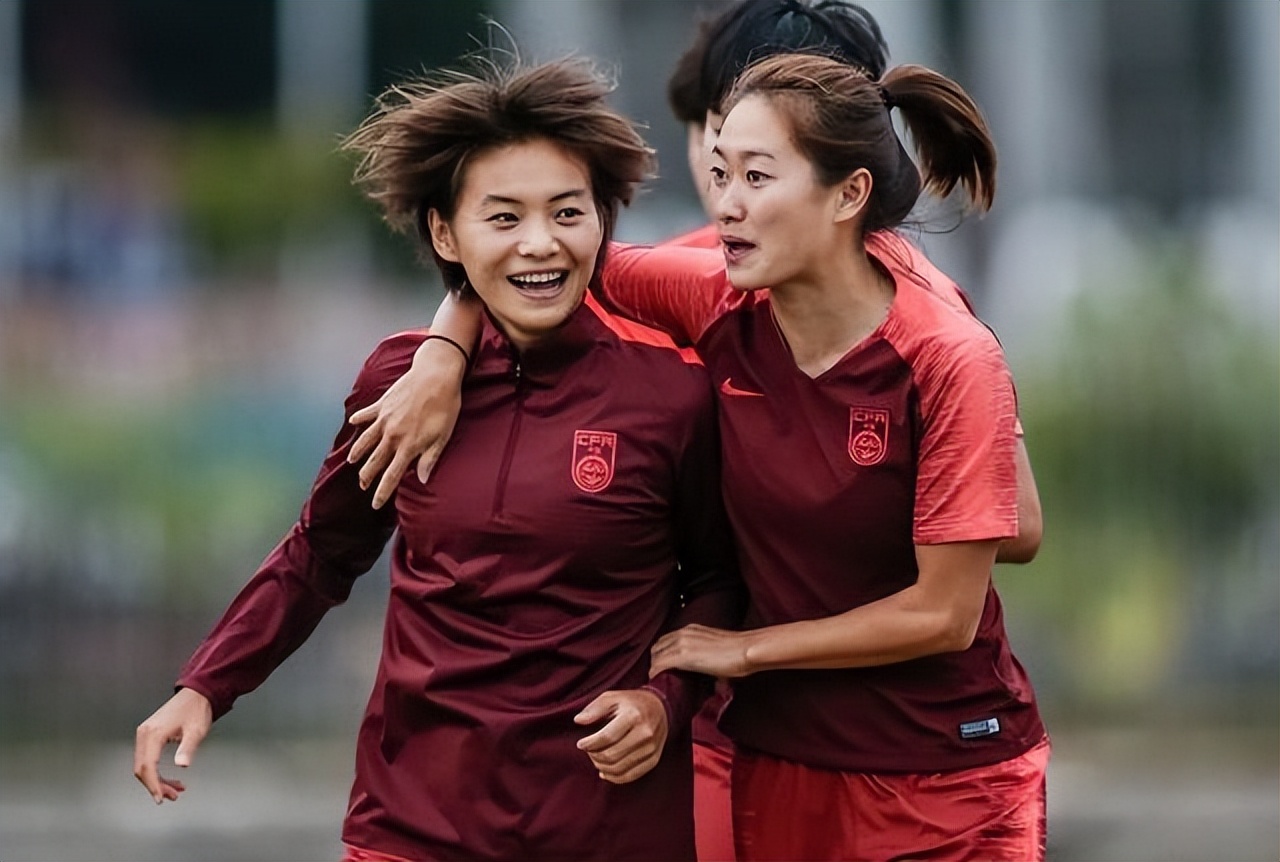 女足王霜我们从来没有放弃,女足王霜再度留洋