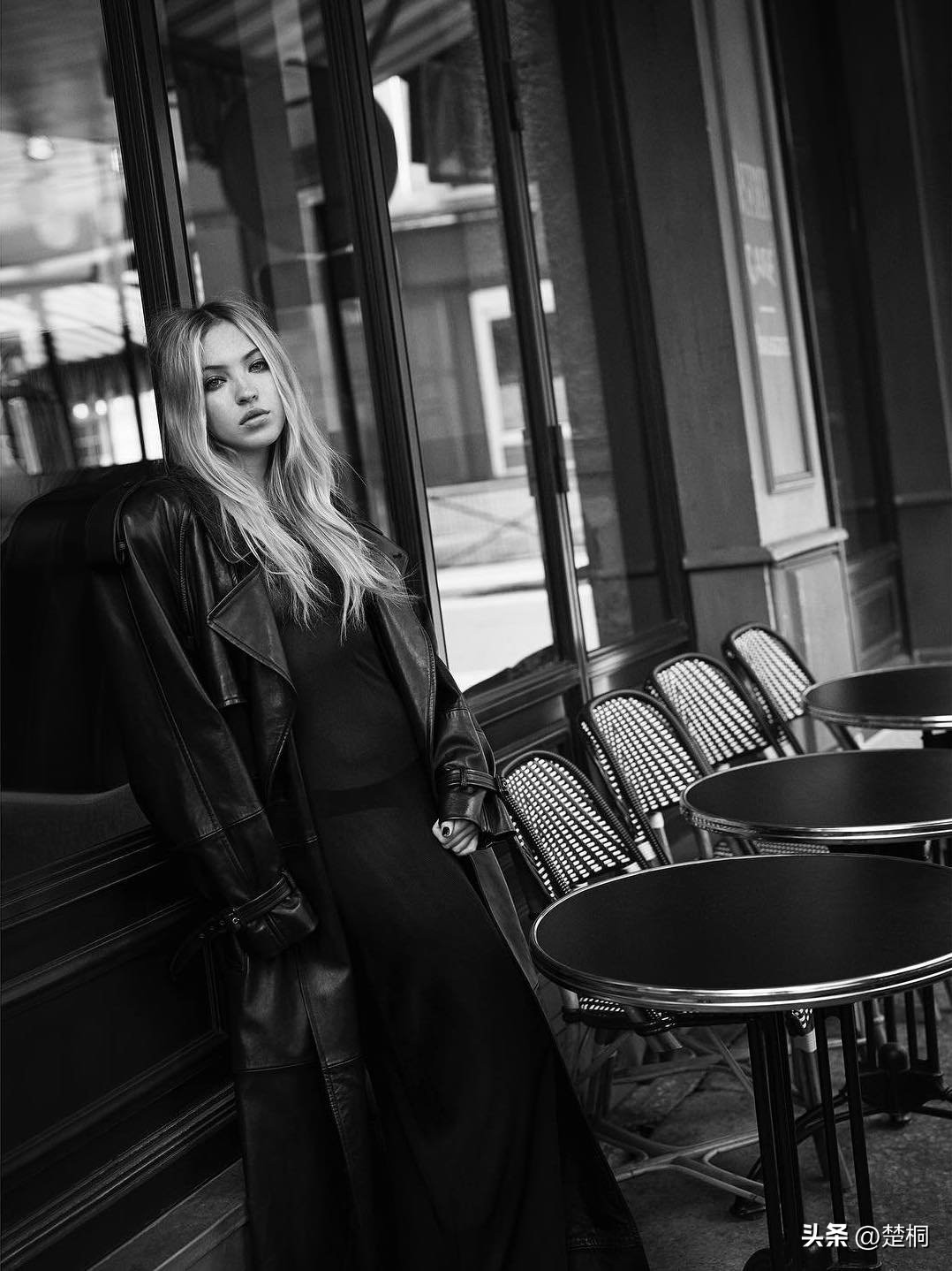 英国超模莉拉·摩丝，伊芙·圣罗兰街头时尚摄影