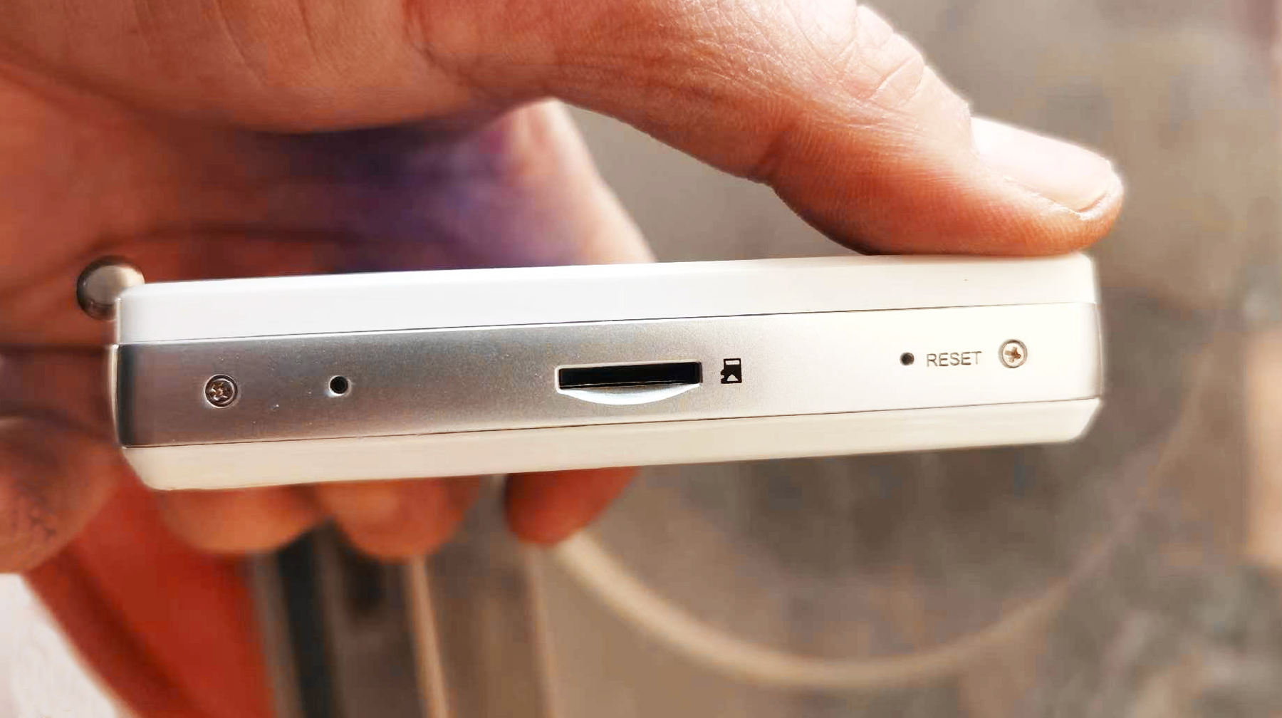 智能随身小电视,自带4g智能小电视