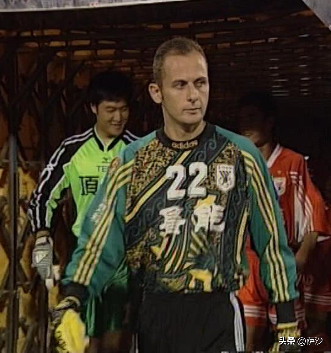 南斯拉夫三号门将萨沙成绩,萨沙足球运动员