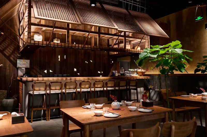 称霸江湖菜23年的“排队神话”又开新店！不讲故事只讲味道