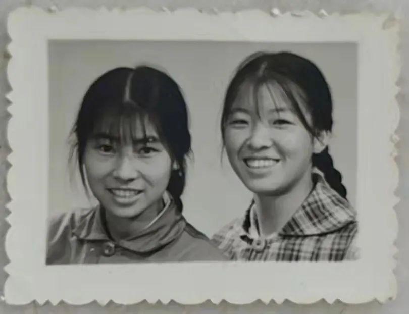 一位向中央上书，改变了千万名知青命运，帮助过万小刀的女知青