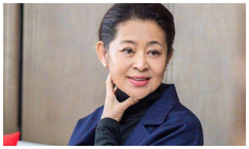 女明星扮嫩图片大全,扮嫩女明星年轻时