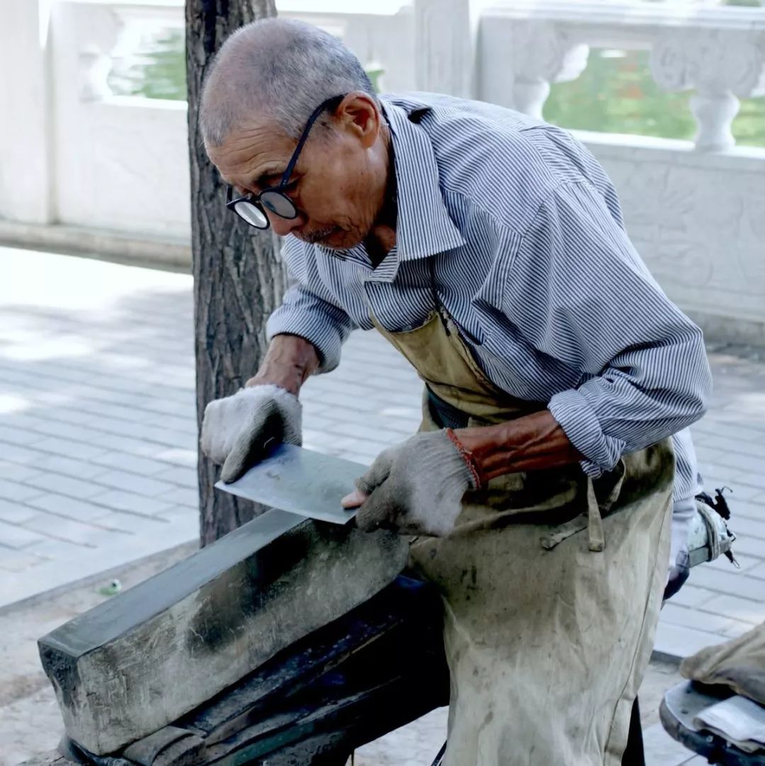 磨刀是磨左边还是右边,磨刀是顺还是逆