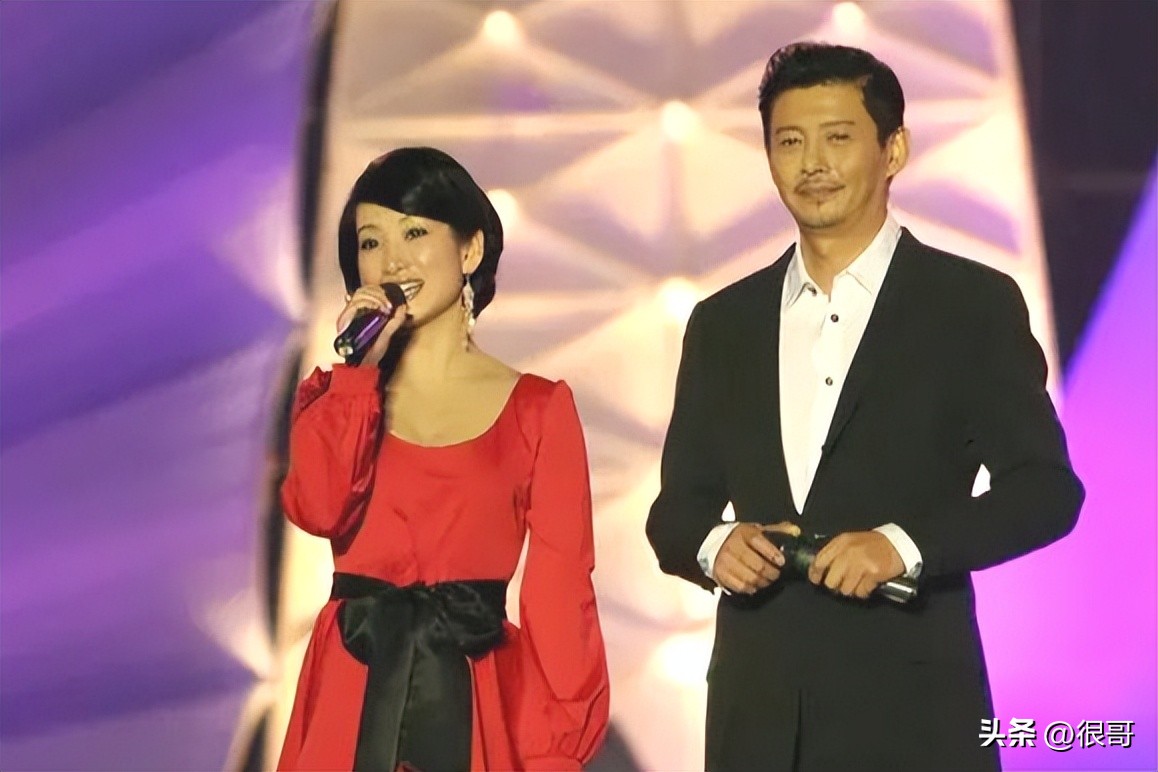 第二次拥抱记者,第二次拥抱齐涛身份