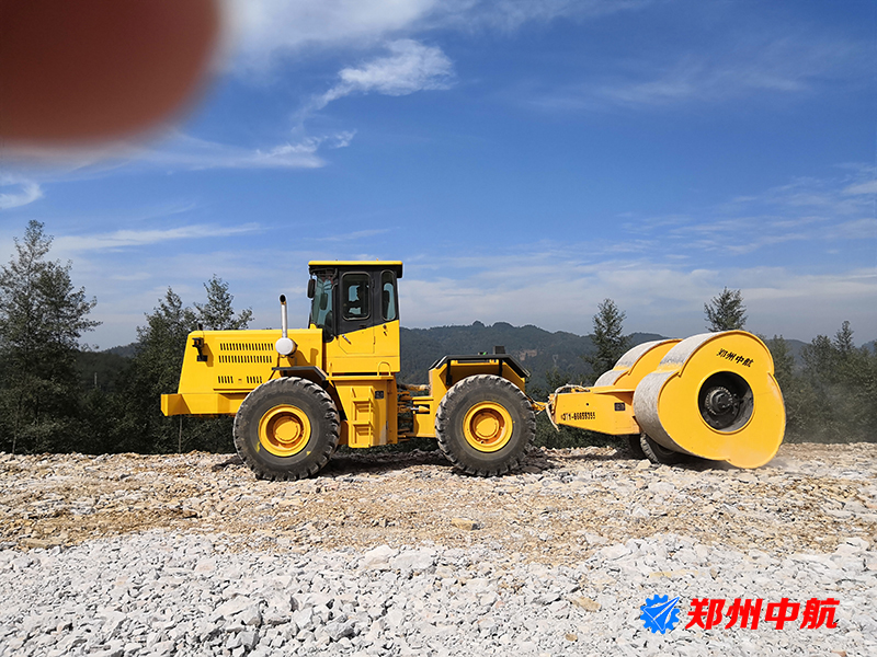 冲击压实机是什么意思,压实机的工作原理