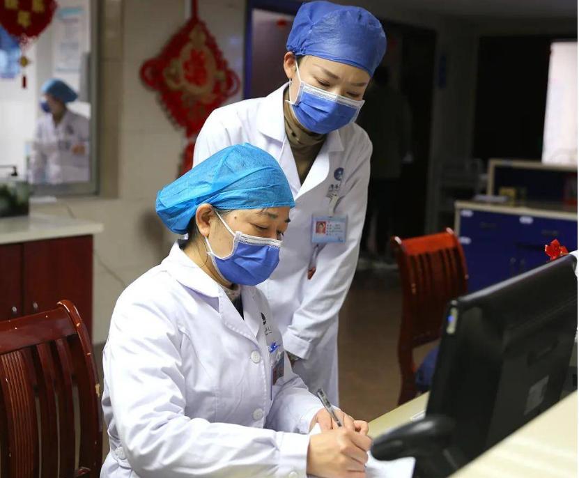 29岁长斑黑眼圈怎么回事,黑眼圈严重长斑是哪里出问题