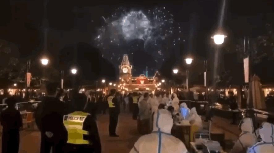 2021全年最感动人心的5张*拍偷**照,承包了朋友圈所有泪点