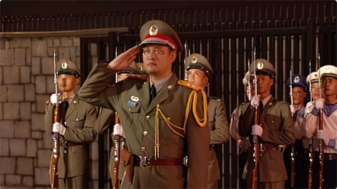 有以前当过军人的明星,16位曾是军人的明星