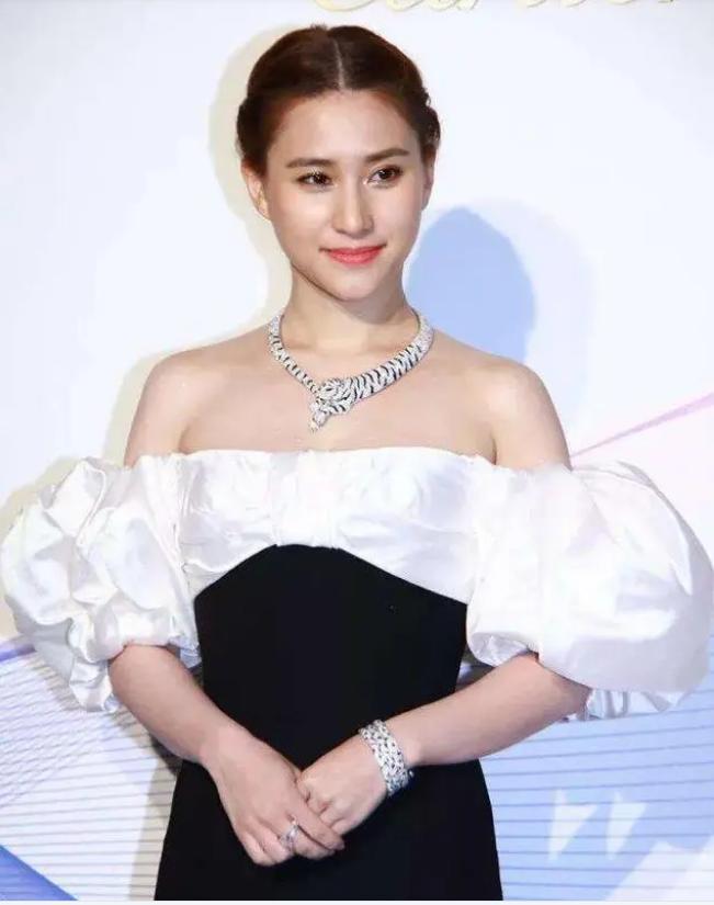 赌王戴奢华翡翠 (赌王三太的珠宝首饰翡翠)