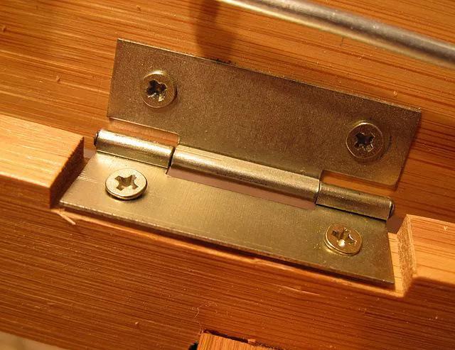 木门用一段后锁不住咋回事,木门常见故障及解决方法