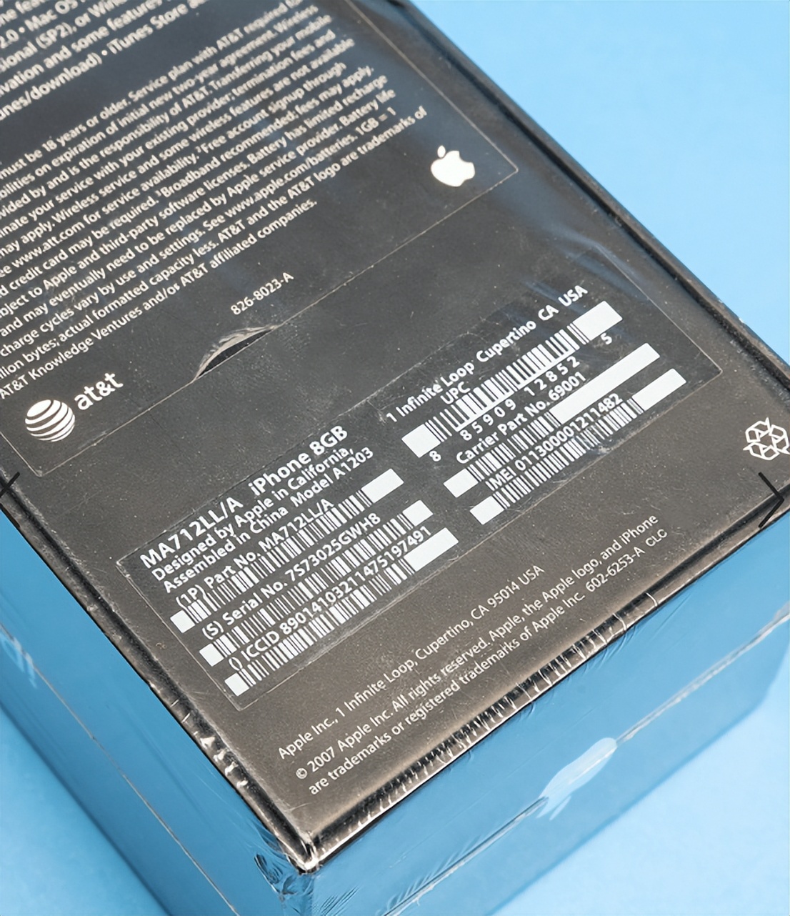 苹果6代iphone拍卖24万元,15年iphone一代全新未拆封