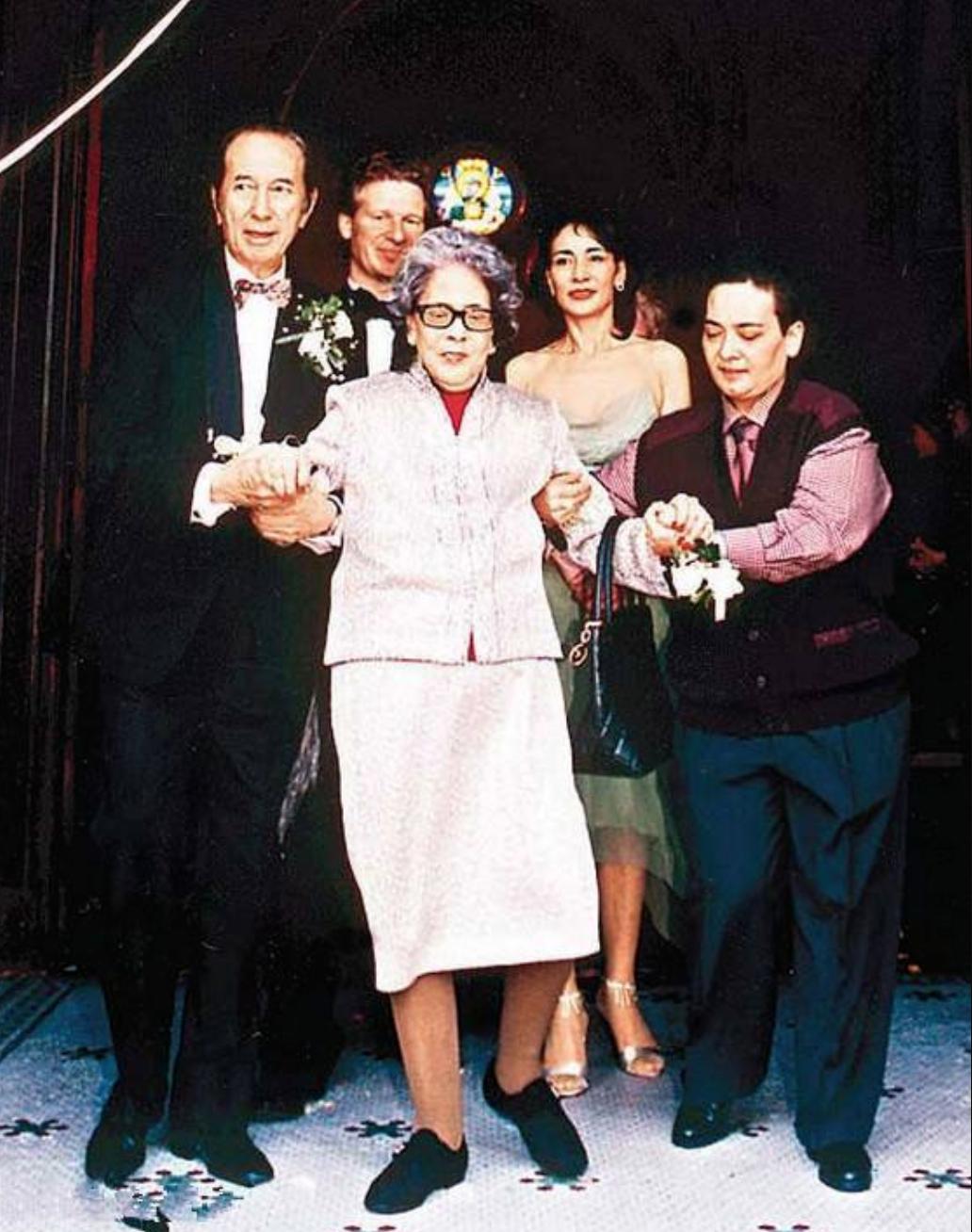 蓝琼缨因为什么去世,赌王二太蓝琼缨传奇的一生