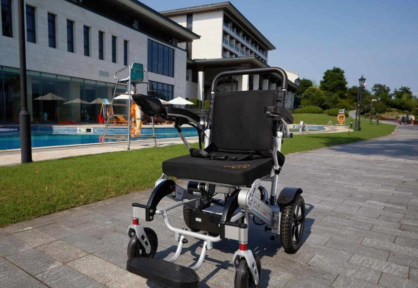 最先进多功能电动轮椅,最好电动轮椅价格