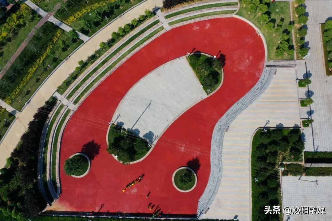 月儿湾跳舞音乐,月儿湾公园跳舞