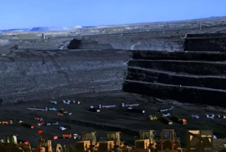 火焰山燃烧千年无法扑灭完整版,火焰山震撼