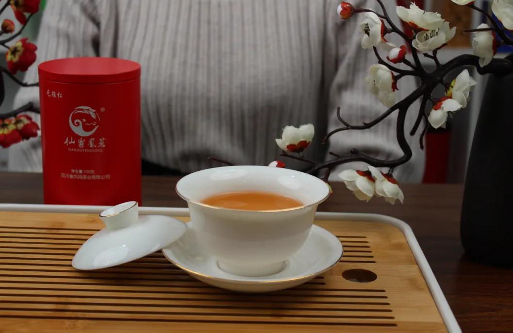 夏季喝哪种养生养颜茶最合适,夏天想瘦得更快这几款茶推荐给你