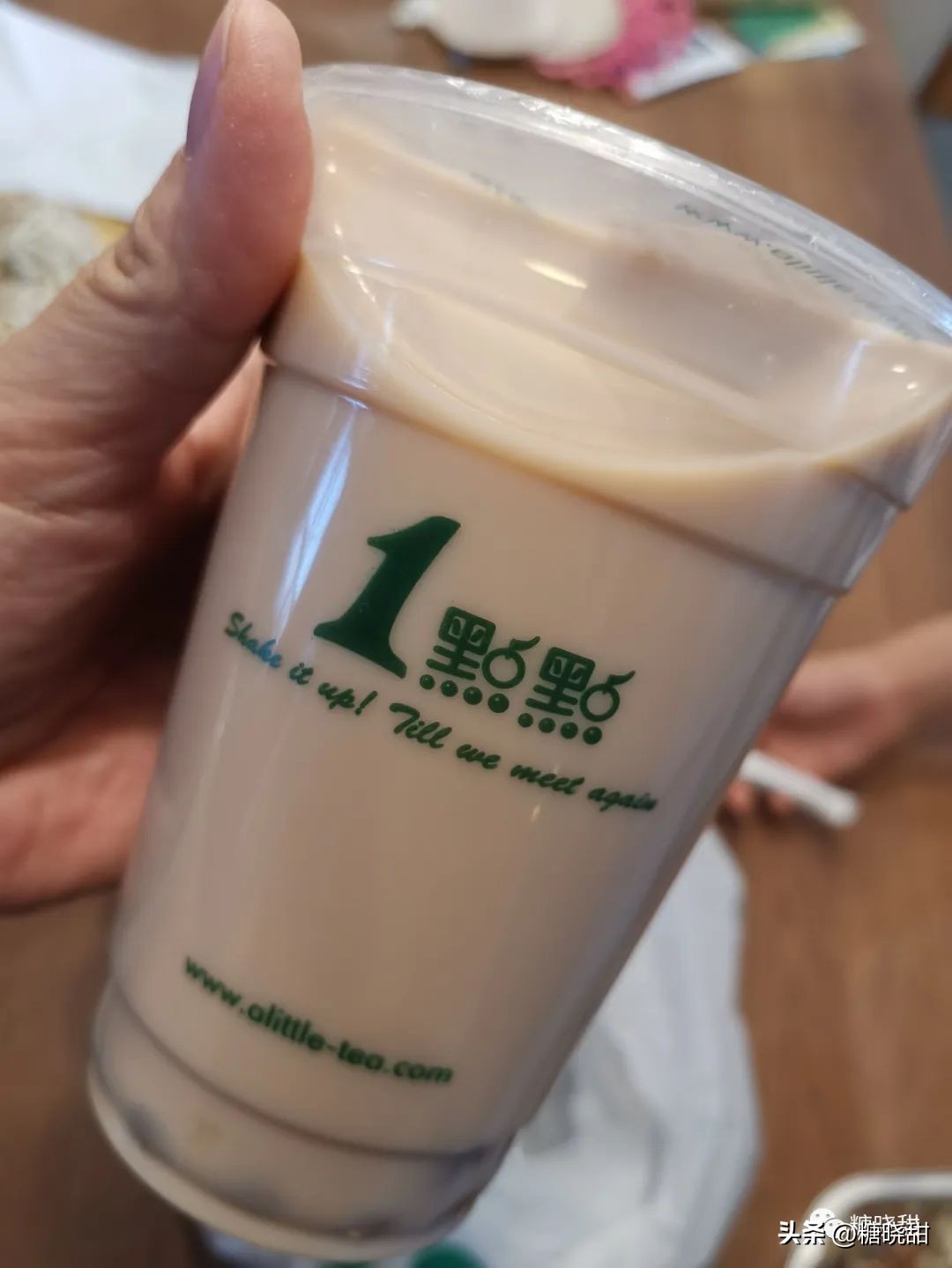 喝了十个品牌，三十款奶茶，终于找到了夏天的“解药”
