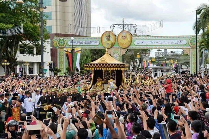文莱国王有多少资产,文莱国王是一个超爱豪车的人