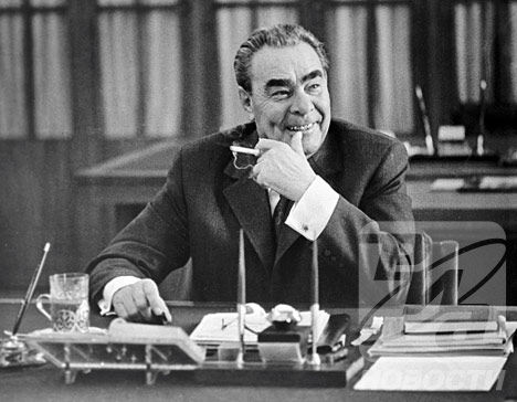 断腿不下战场，单挑百人抢回战友遗体，俄罗斯“平头哥”折服普京