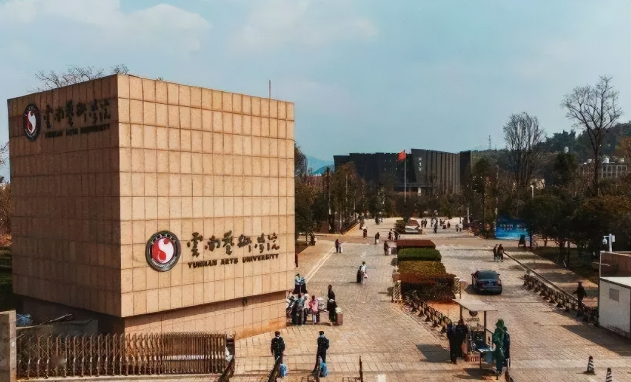 云艺毕业舞蹈,云艺跳舞女孩抖音