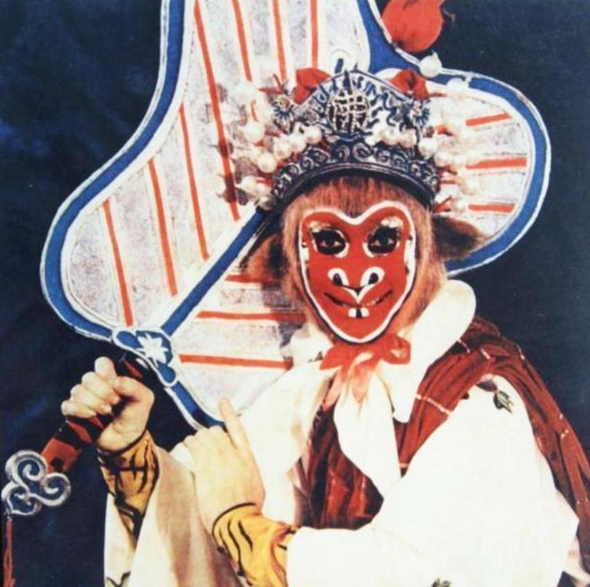 六小龄童哭灵,六小龄童送别大师兄