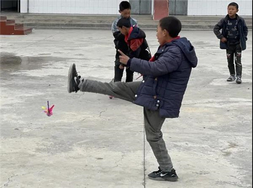 为中国足球梦想助力,为农村孩子筑梦爱心公益活动