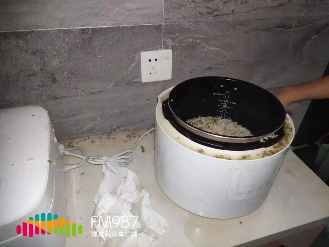 电压力锅煮饭到一半突然爆气,电压力锅煮饭发出要爆炸的声音