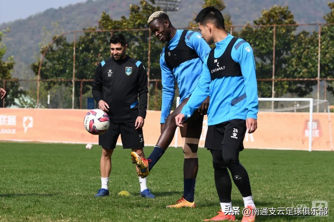 鍥藉闃熻档鏅撲笢,璧垫檽涓渃ba