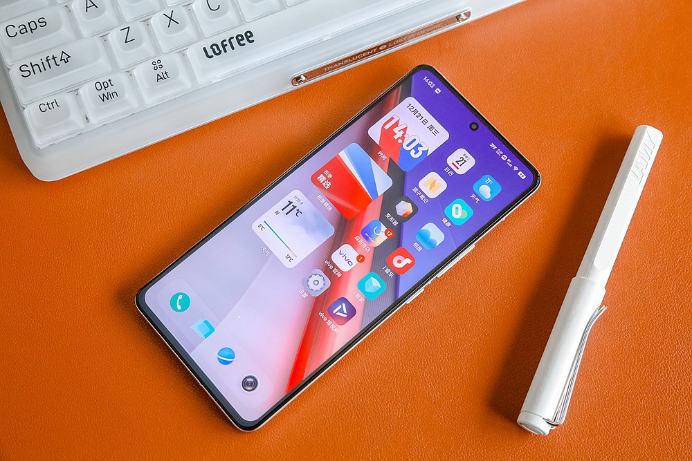 iqoo11骁龙8+2是超频版吗,iqoo11骁龙是不是满血版