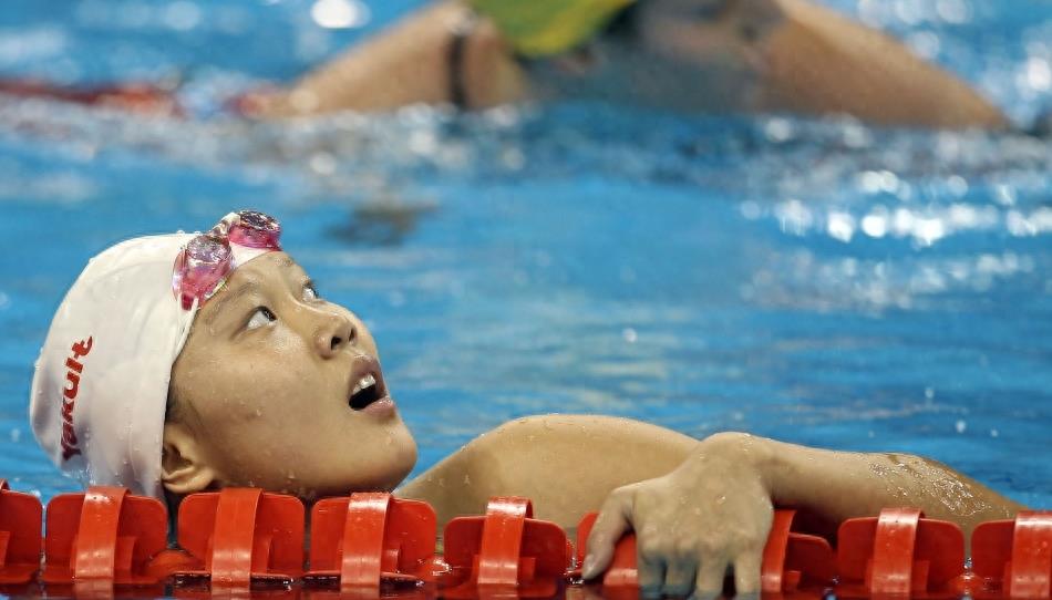 女运动员的痛苦程度,女运动员赛场上痛苦哭