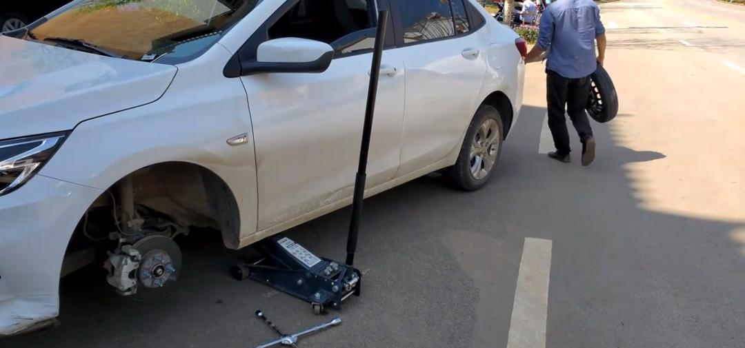 邓禄普飞劲逸劲轮胎鼓包吗,邓禄普enasave轮胎多久换