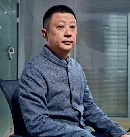 四川农村穷小伙，开火锅店暴富，逆袭成新加坡首富，凭啥？