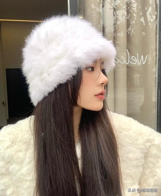 显脸小的帽子戴法,为什么有人戴帽子显脸大