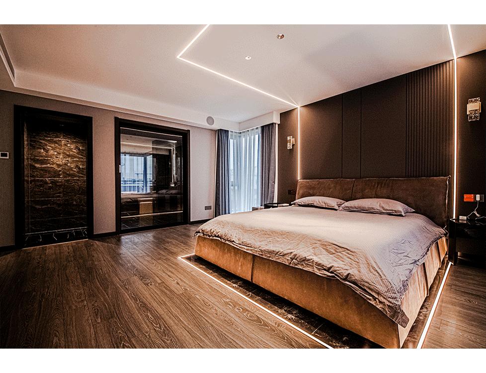 5.6米客厅餐厅一体横厅效果图,横厅客厅餐厅阳台一体装修实景图