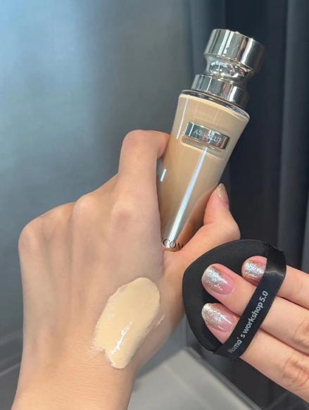 混油皮秋冬遮瑕粉底液推荐平价,秋冬粉底液不暗沉不脱妆不卡粉