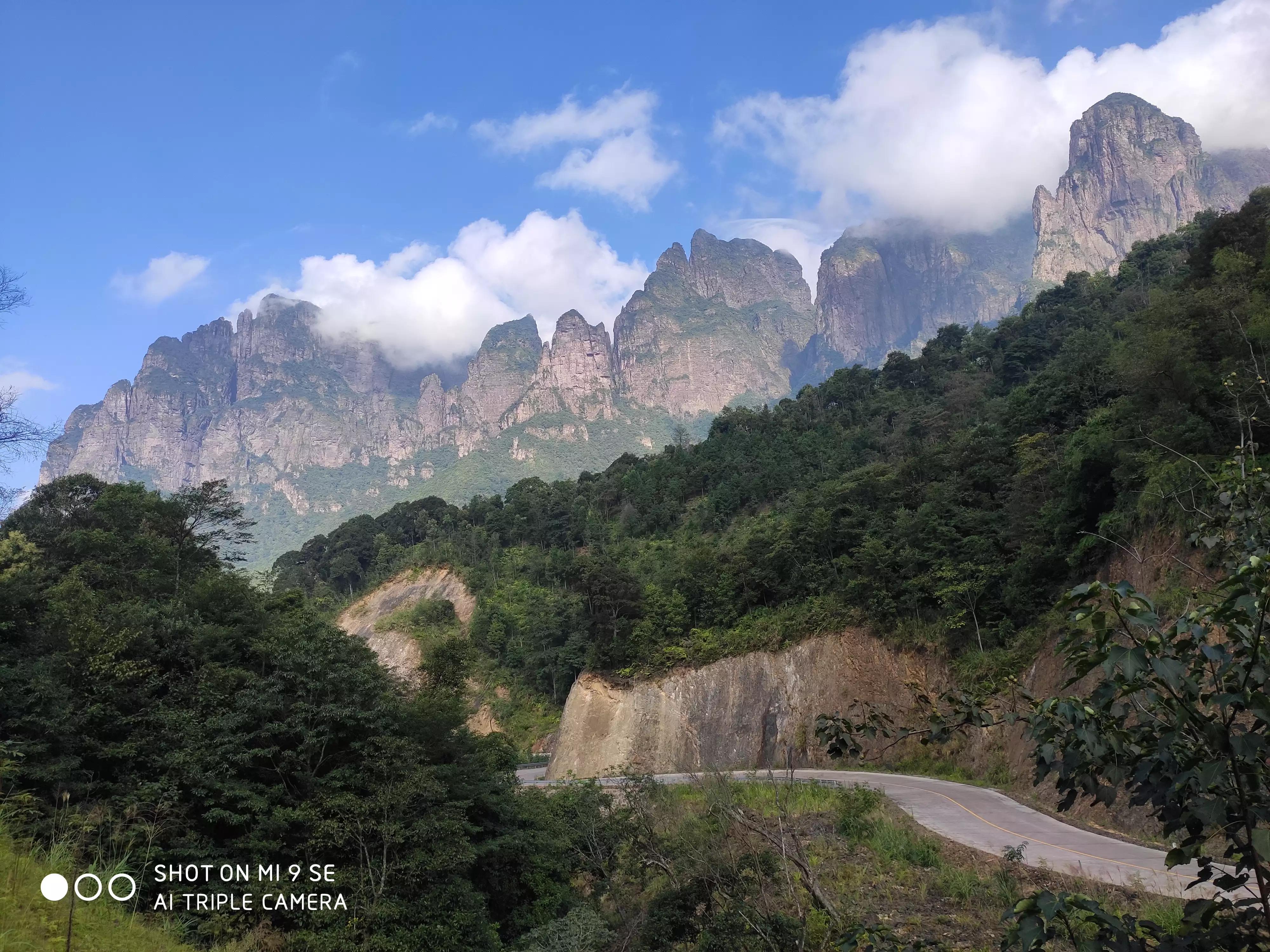 金秀六巷挂壁公路怎么走,航拍金秀六巷乡挂壁公路