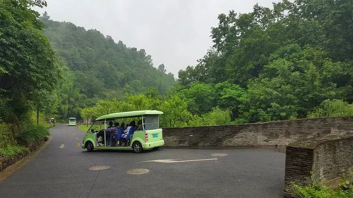 拜水都江堰问道青城山是诗词吗,拜水都江堰问道青城山完整版