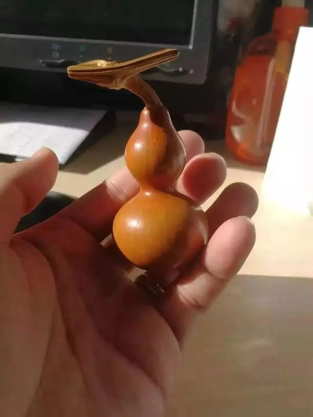 玩手捻葫芦,手捻葫芦多久包浆玉化