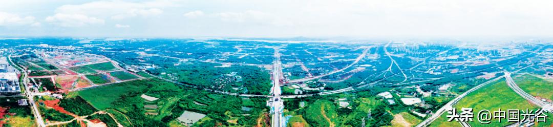 武汉新城新地标光谷之珠建成,建设中的武汉光谷新城