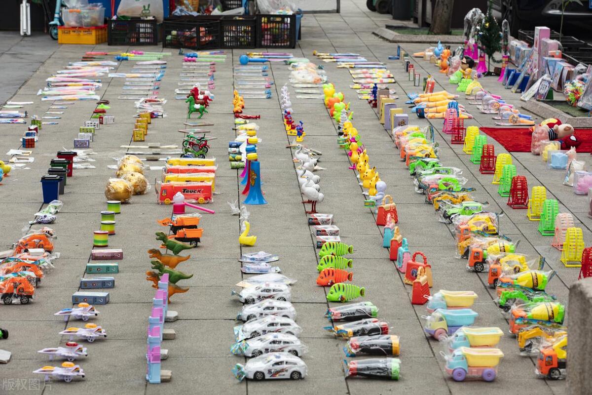 投资四五千适合摆地摊的小生意,投资500元地摊生意