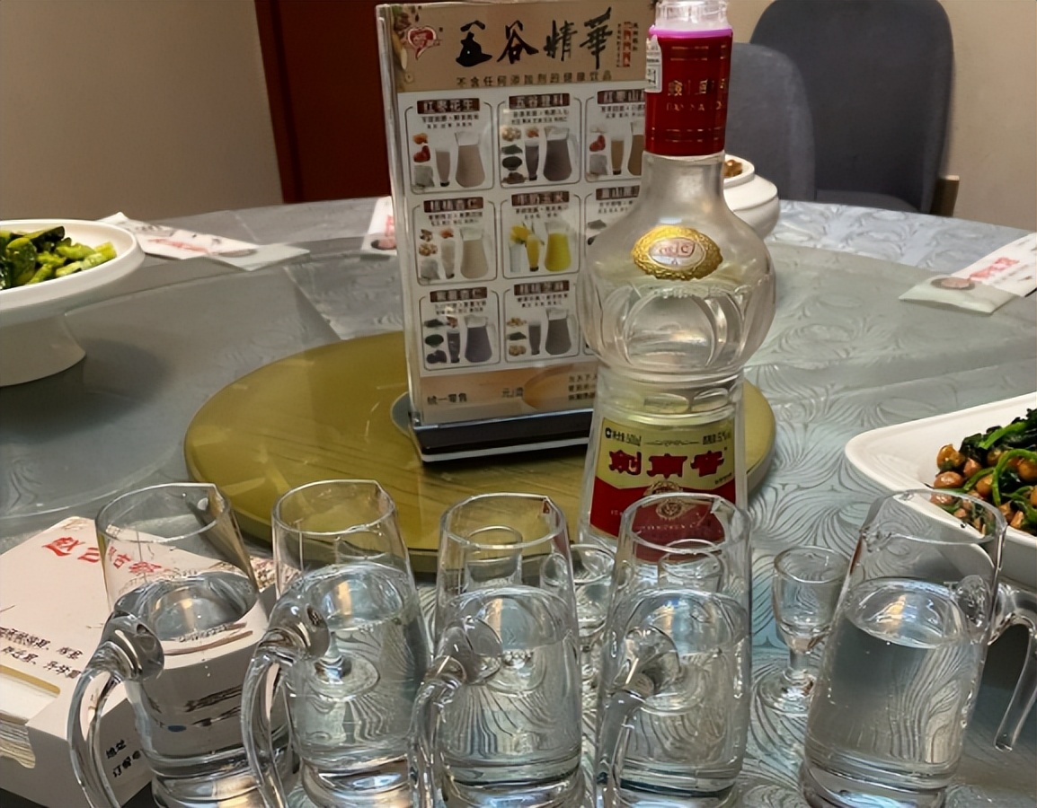 酒桌劝酒怎么回绝,酒桌上遇到劝酒怎么办