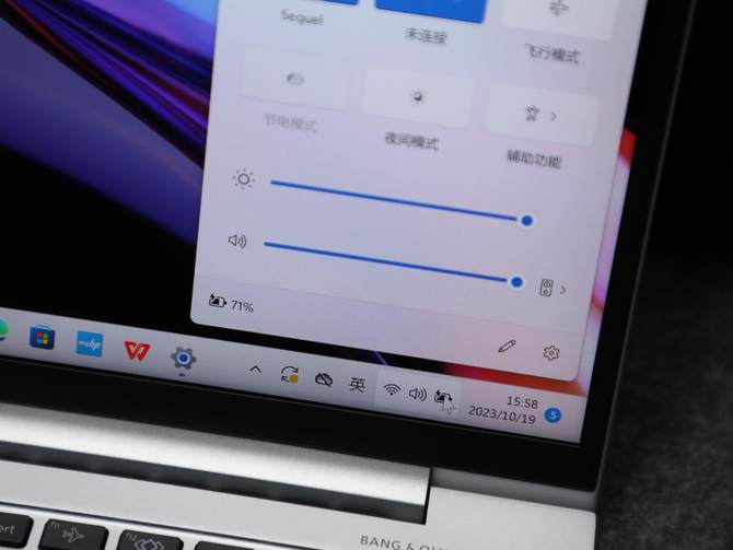 飞利浦558m1ry超大显示器体验,飞利浦55寸最新显示器