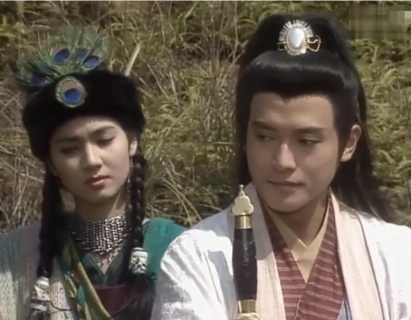 张丹峰洪欣风波后首次合体亮相,张丹峰怀柔拍戏